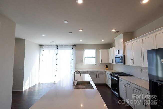 Building Photo - 1744 Unison Dr