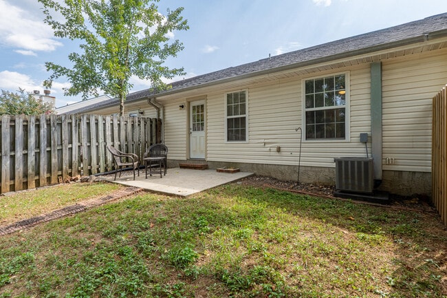 Building Photo - 2019 Emerald Bay Dr