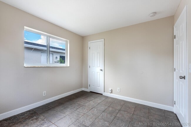 Building Photo - 3482 48th Ln S