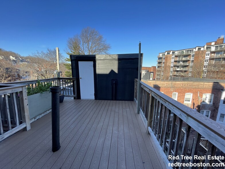 Building Photo - 1406 Beacon St