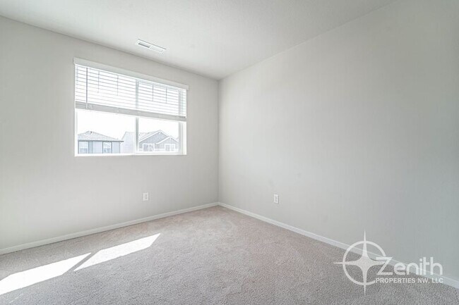Building Photo - 13748 NE 66th Wy