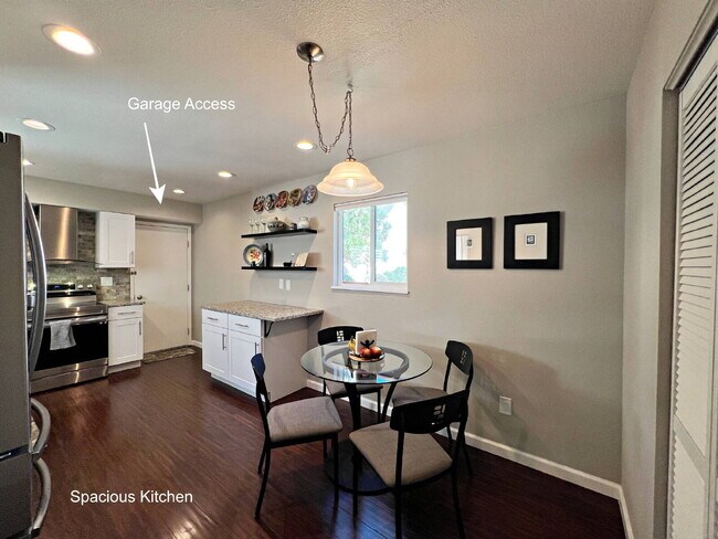 Building Photo - "Charming 2-Bed Townhouse Retreat on East Florida Ave with Spacious 1170 Sq Ft Layout!"