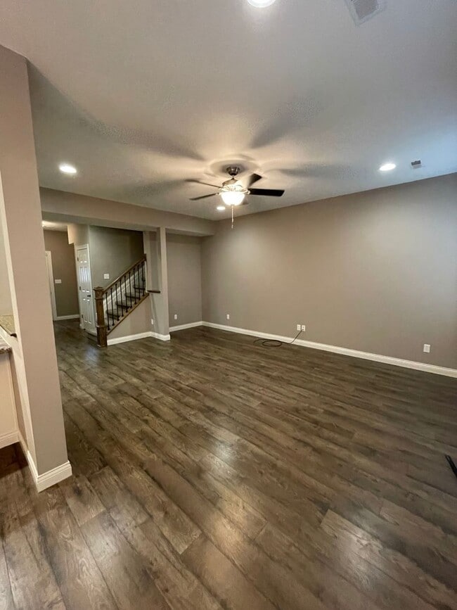 Building Photo - Custom Built 3 bed 2.5 bath Home Nestled A...