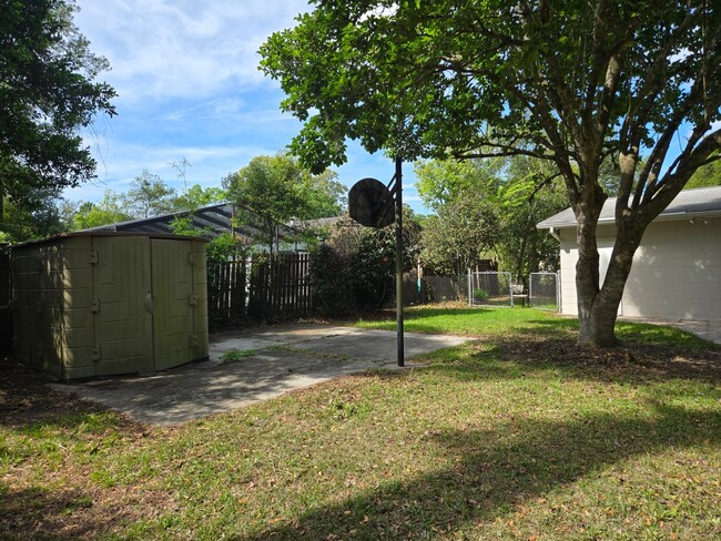 Building Photo - 4/2 (Madison Park) Nice home in quiet neighborhood