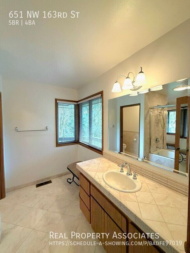 Building Photo - 651 NW 163rd St