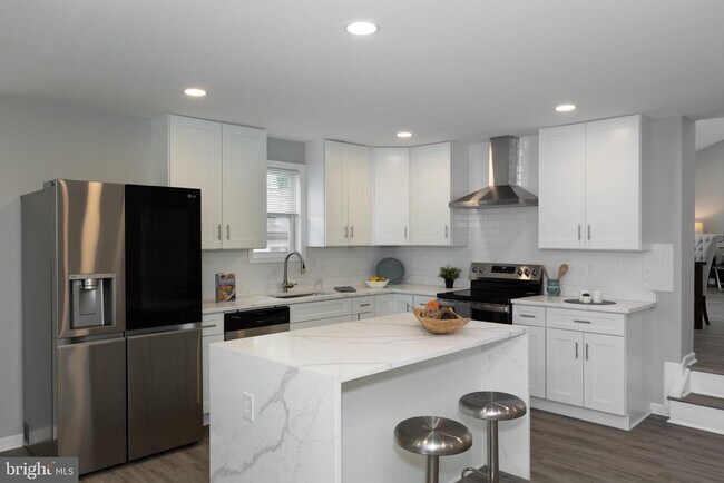 Building Photo - 9520 48th Ave