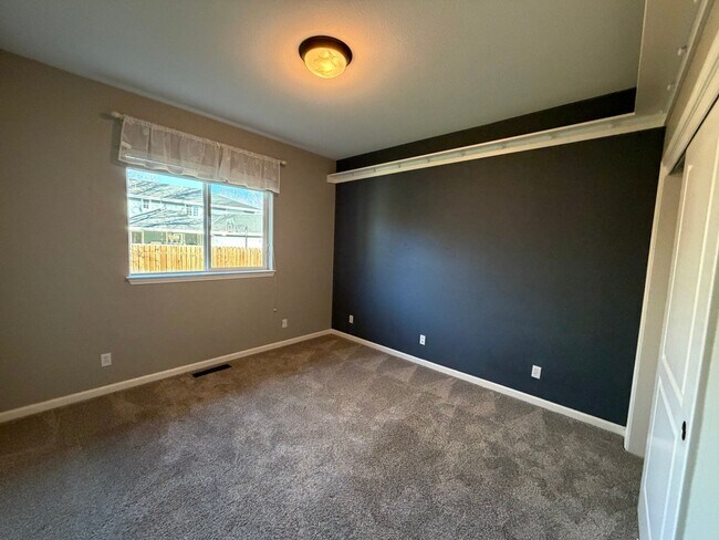 Building Photo - 1199 Manzanita Ln