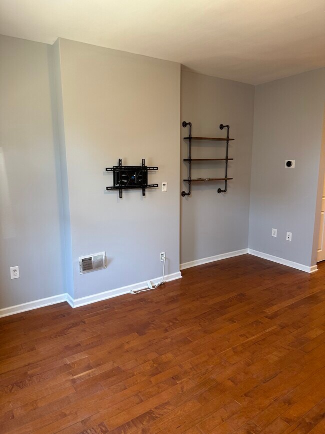 Building Photo - 1413 E Berks St