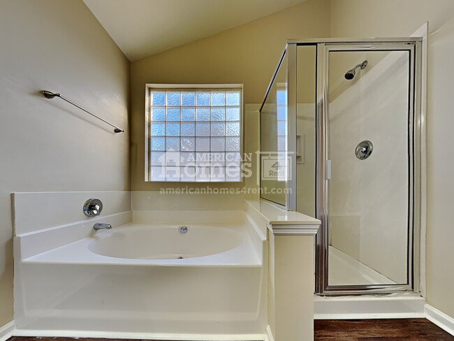 Building Photo - 157 Oak Bluff Road