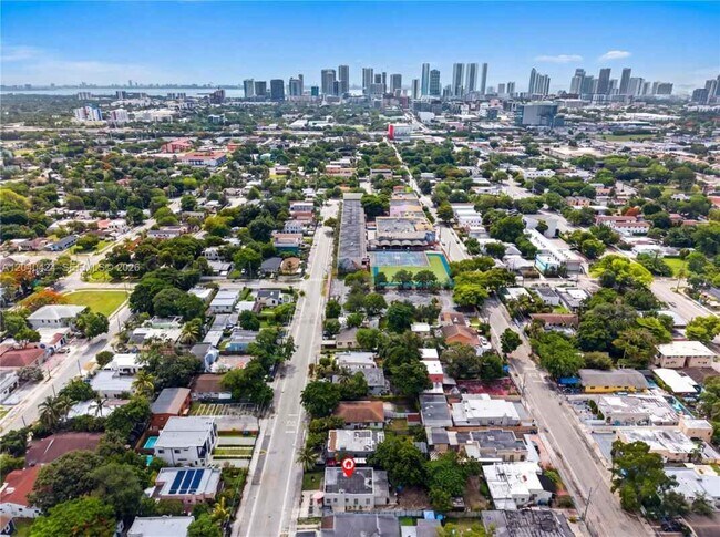 Building Photo - 1168 NW 30th St