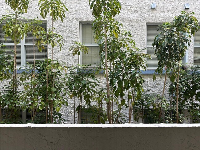 Building Photo - 1615 Meridian Ave