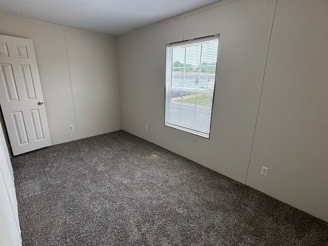 Building Photo - 248 Bay Port Cir