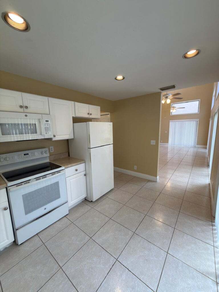 Building Photo - 13769 Yarmouth Dr