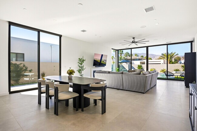 Building Photo - 57880 Salida del Sol