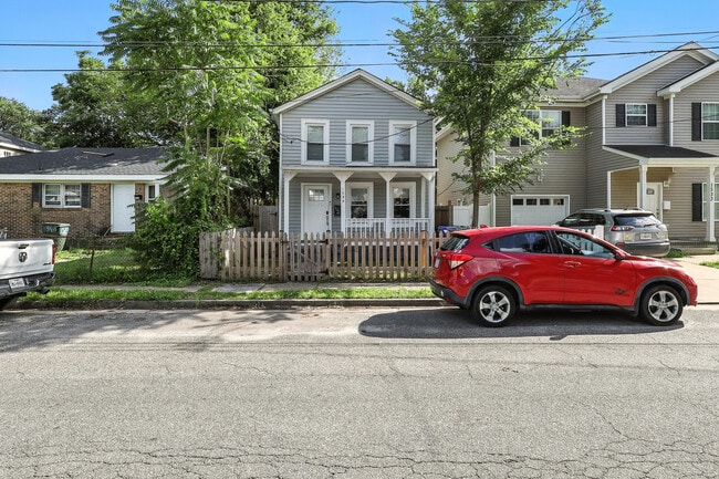 Building Photo - 1539 Manson St