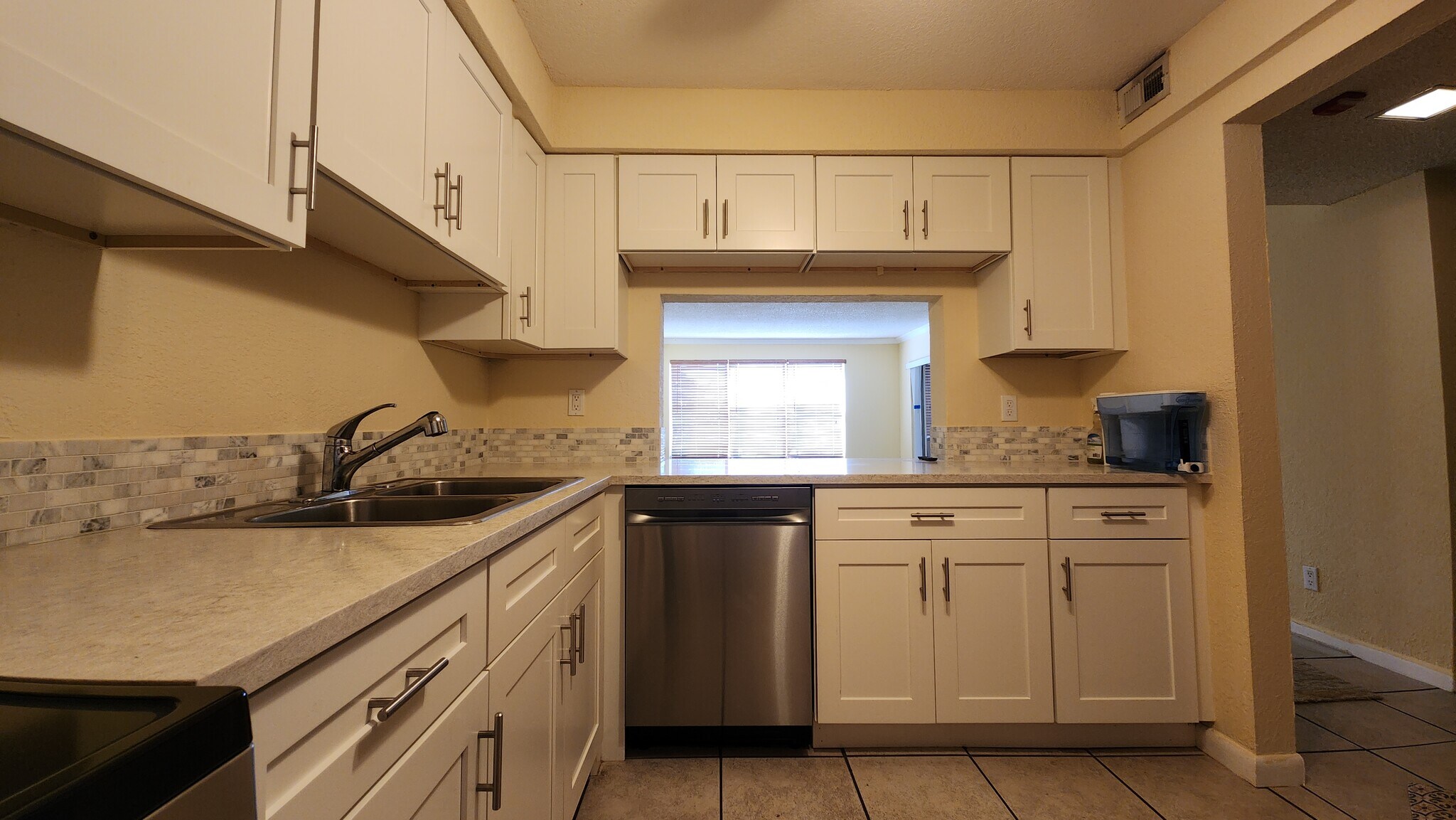 Building Photo - 2306 S Cypress Bend Dr