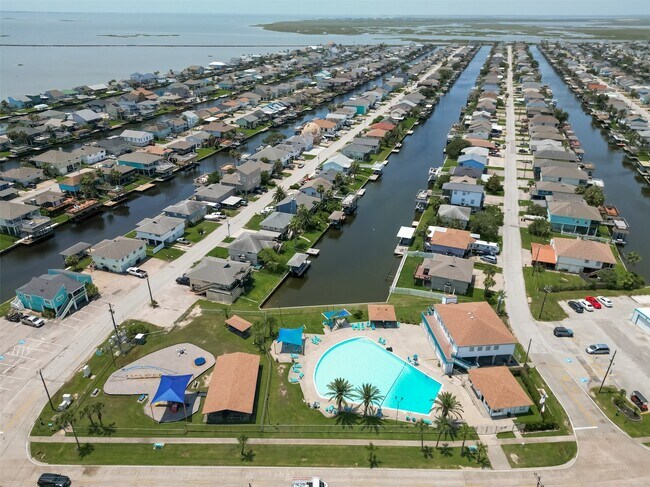 Building Photo - 674 Warsaw Dr