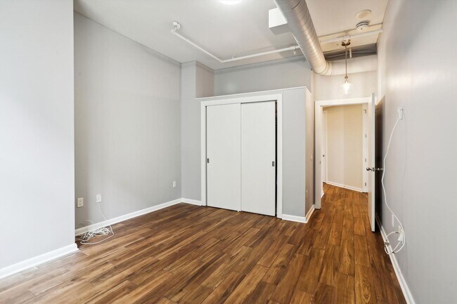 Building Photo - 811 4th St NW