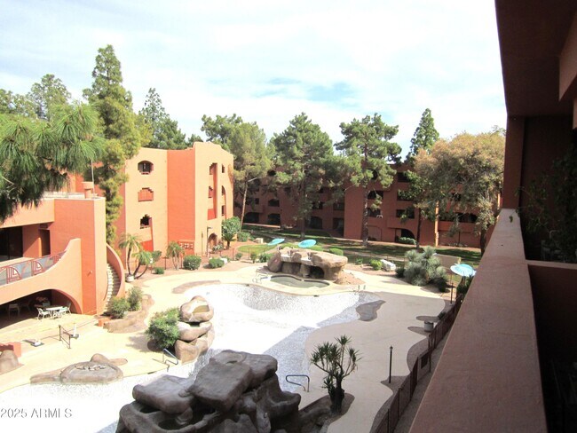 Building Photo - 4303 E Cactus Rd