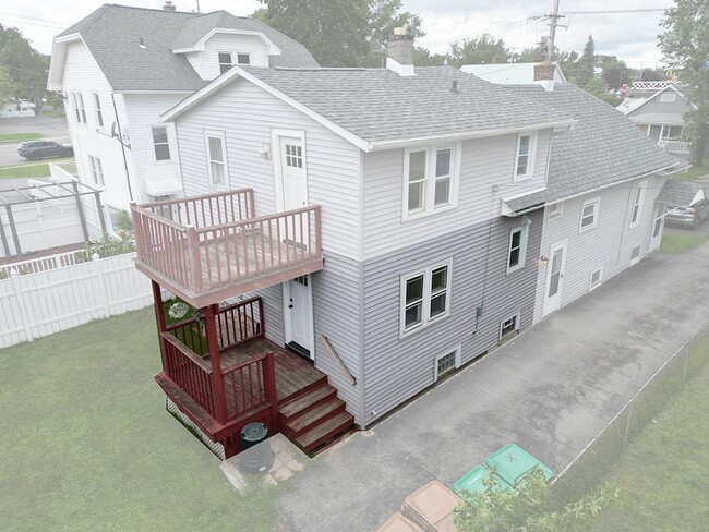 Building Photo - 25 Brown St