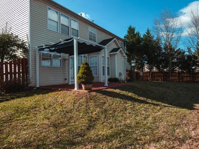 Building Photo - 1481 Cantwell Ct