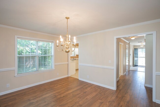 Building Photo - Lovely Townhome in Murfreesboro!