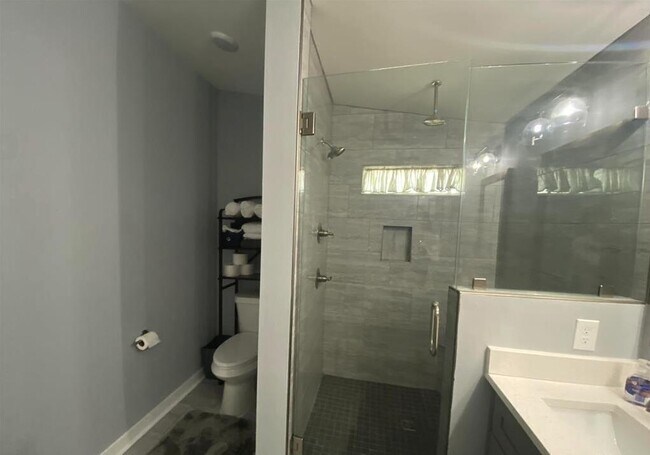 Building Photo - 1106 W Gregory St