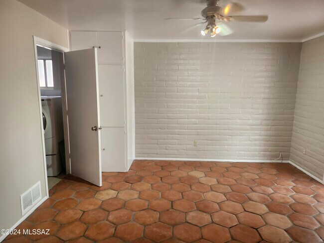 Building Photo - 3565 E Calle del Prado