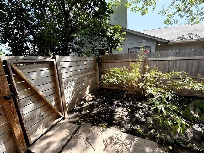 Building Photo - 7600 St Amant Pl