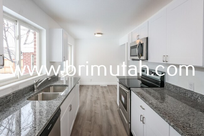 Building Photo - 5856 S 157 W