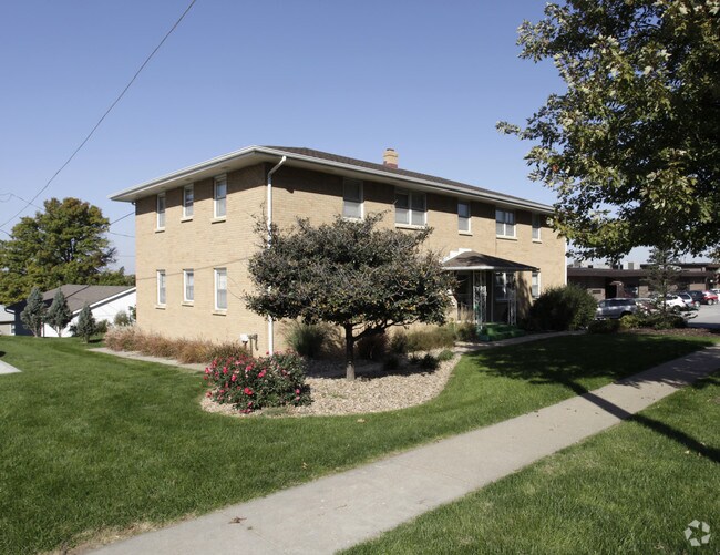 Primary Photo - Reimer Apartments