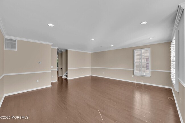 Building Photo - 308 Princeton Court