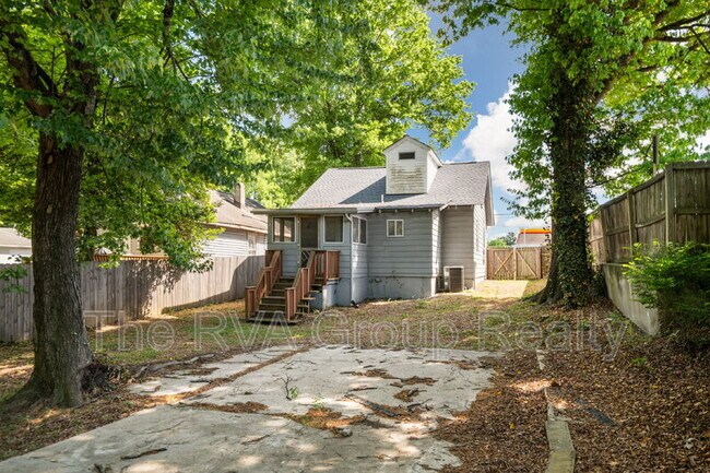 Building Photo - 2517 Haden Ave