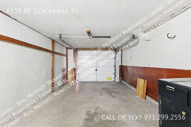 Building Photo - 6115 NE Clackamas St