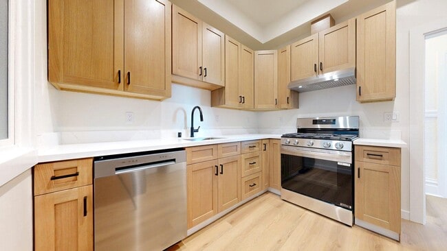 Building Photo - 445 Octavia St