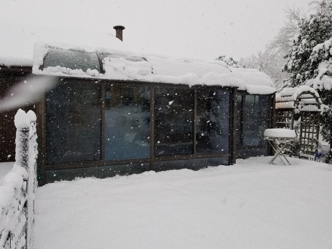 Building Photo - 410 Narragansett Dr
