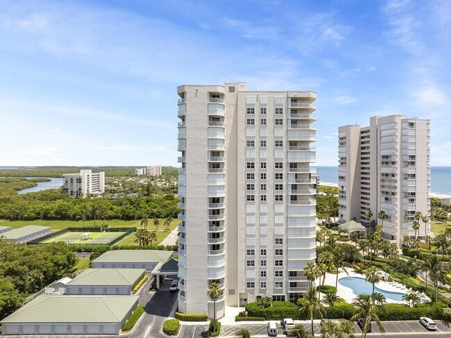 Building Photo - 5049 N Hwy A1A