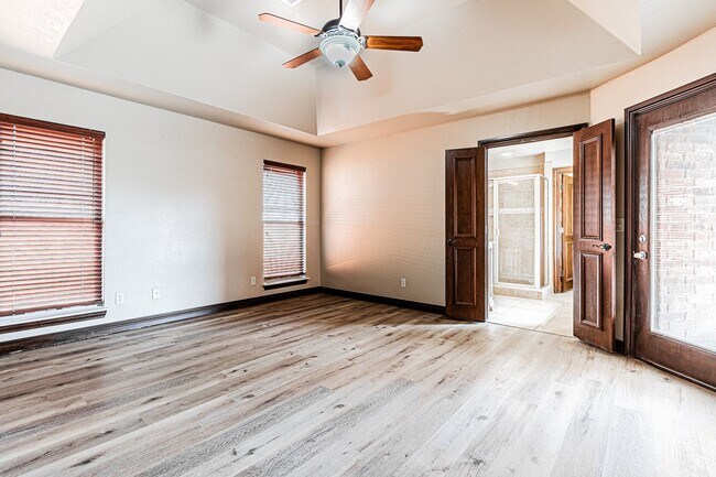 Building Photo - 4 Bed 3 Bath in Edmond!