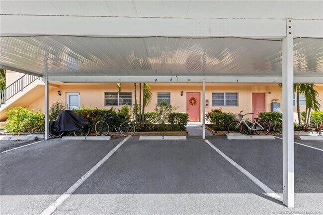 Building Photo - 2950 SE Ocean Blvd