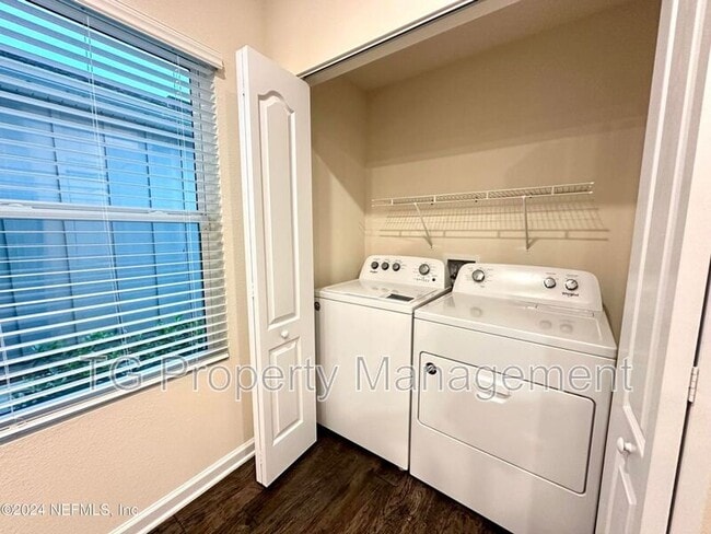 Building Photo - 336 Aralia Ln