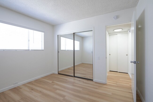 Building Photo - *OPEN HOUSE: 5/10 12-2PM* Spacious 1 BR in...