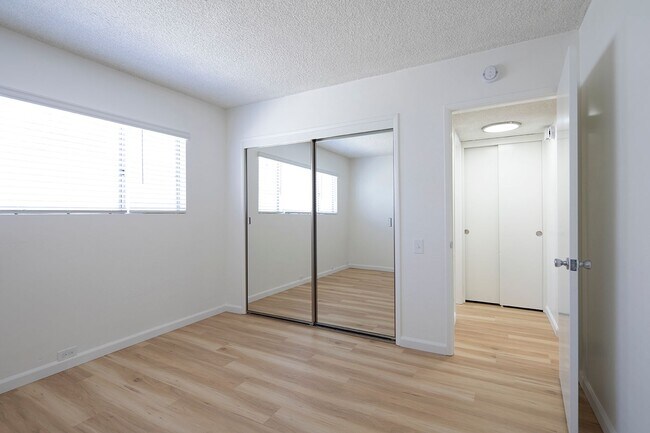 Building Photo - *OPEN HOUSE: 5/17 12-2PM* Spacious 1 BR in...