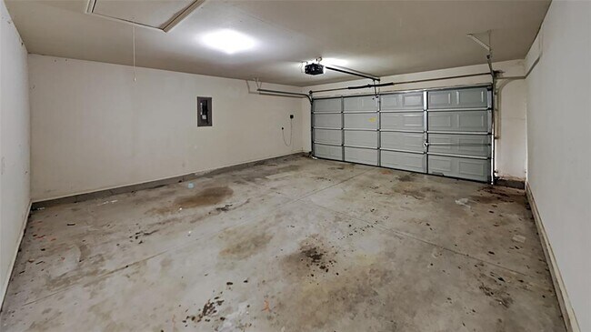 Building Photo - 2025 NW 176th Terrace