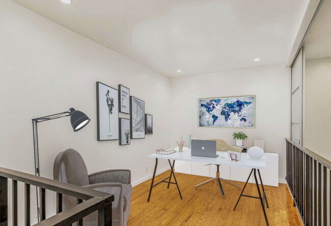 office flex space room 2 - 8675 Falmouth Ave