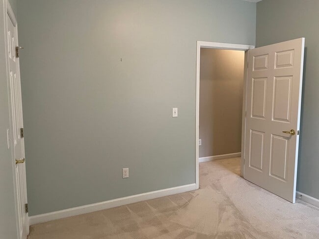 Building Photo - Three Bedroom Ranch Home With Deeded Boat ...
