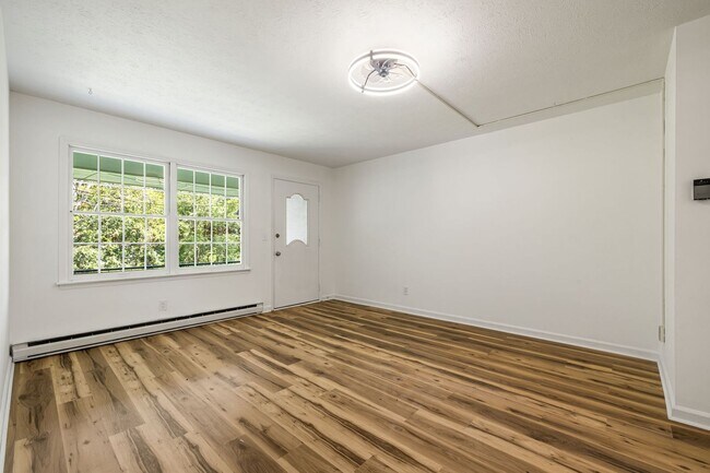 Building Photo - Chiles Avenue