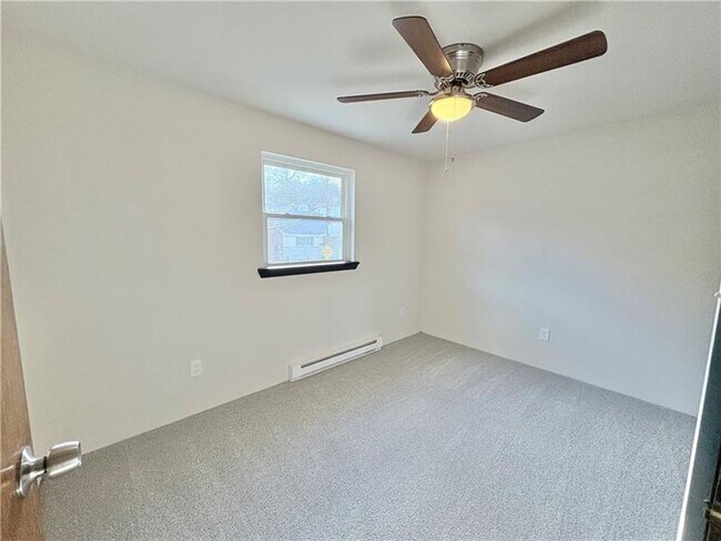 Building Photo - 927 Vance Ave