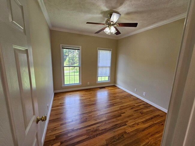 Building Photo - 8638 Reedy Creek Rd