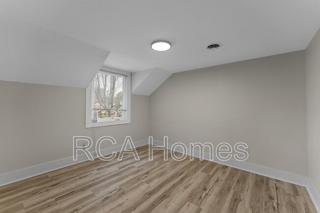 Building Photo - 1009 36th St