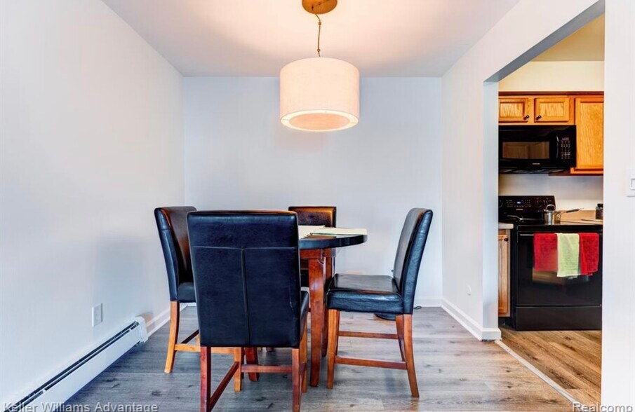 Building Photo - 1968 Axtell Dr